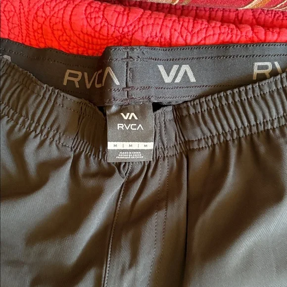 Men’s RVCA Black Performance Shorts NWT - Picture 3 of 4
